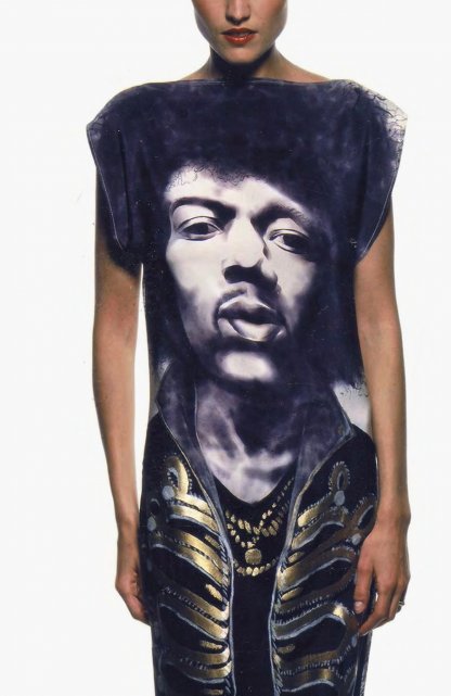 1983-84, robe portrait de Jimmy Hendrix peinte sur soie