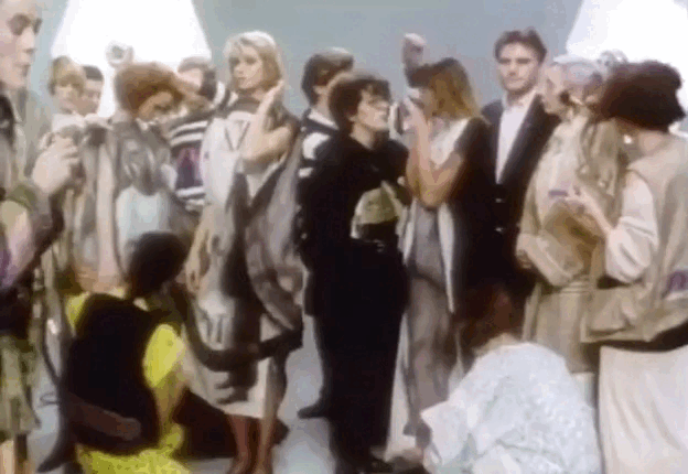 Extrait de Mode in France de William Klein, 1985