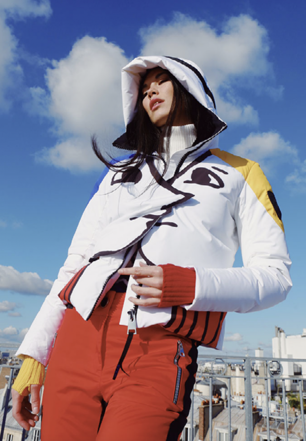 “Kisstelbajac” exposée au Palais Galliera pour l’exposition “La Mode en Mouvement”